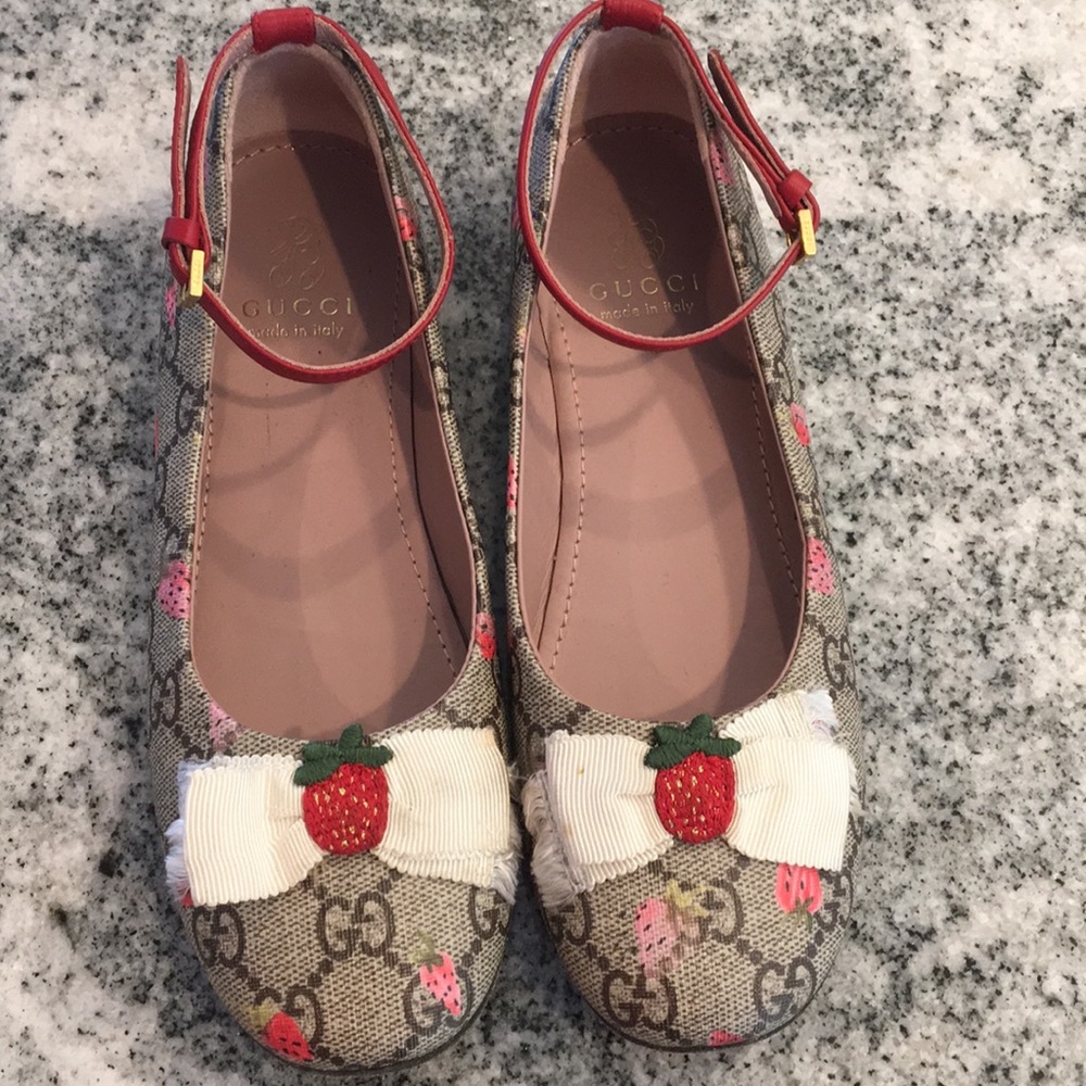 Girls Gucci Shoe.